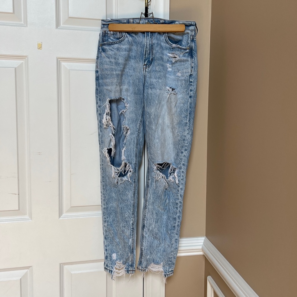 American Eagle mom jeans
